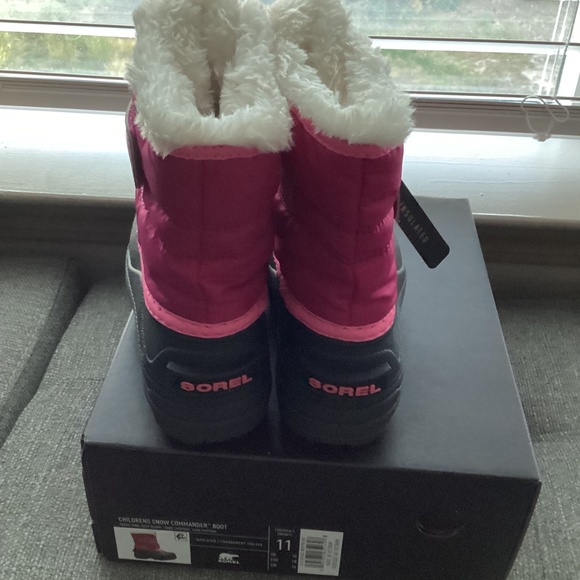 Sorel Kid's Snow Commander Cold-Weather Boots, size 11 - Picture 8 of 11